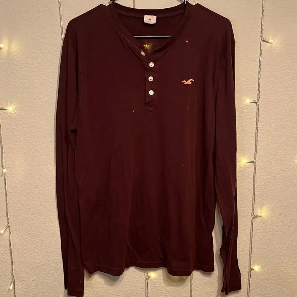 NWOT Maroon Long Sleeved Mens Henley T-shirt with an Orange Emblem
